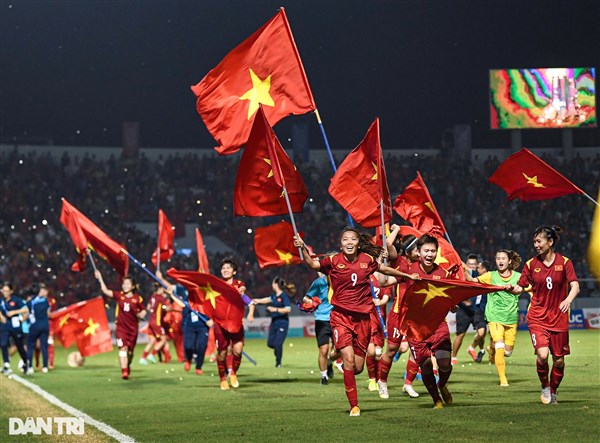 Khoảnh khắc ăn mừng bùng nổ của tuyển nữ Việt Nam sau khi vô địch SEA Games