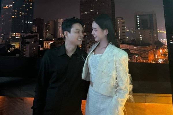 Hoài Lâm công khai bạn gái sinh năm 2003