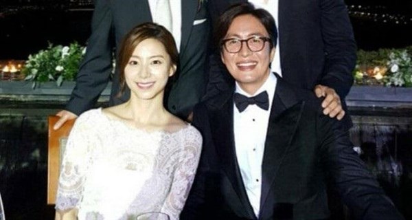 Hôn nhân kỳ lạ của "ông trùm giải trí Hàn" và vợ kém 13 tuổi