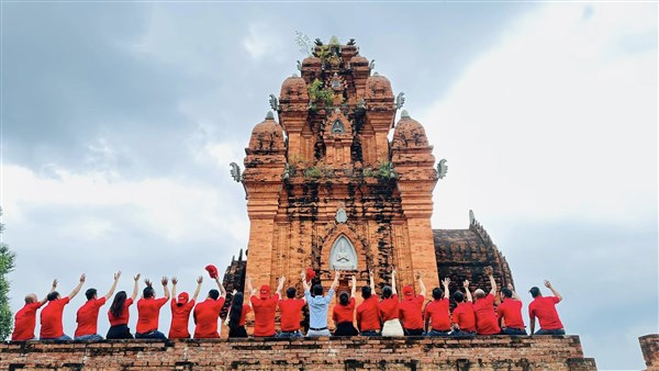 🕊️ CHUYẾN THAM QUAN Ý NGHĨA NHÂN NGÀY DOANH NHÂN VIỆT NAM 🕊️