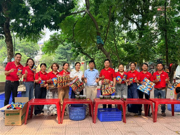 MIDASS TIẾP TỤC HÀNH TRÌNH “BỮA CƠM YÊU THƯƠNG” TẠI BỆNH VIỆN NHI TRUNG ƯƠNG